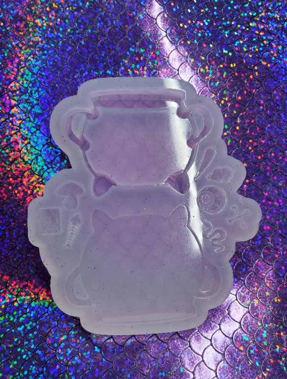 Cauldron Shaker Badge Reel & Bits All In One Mold