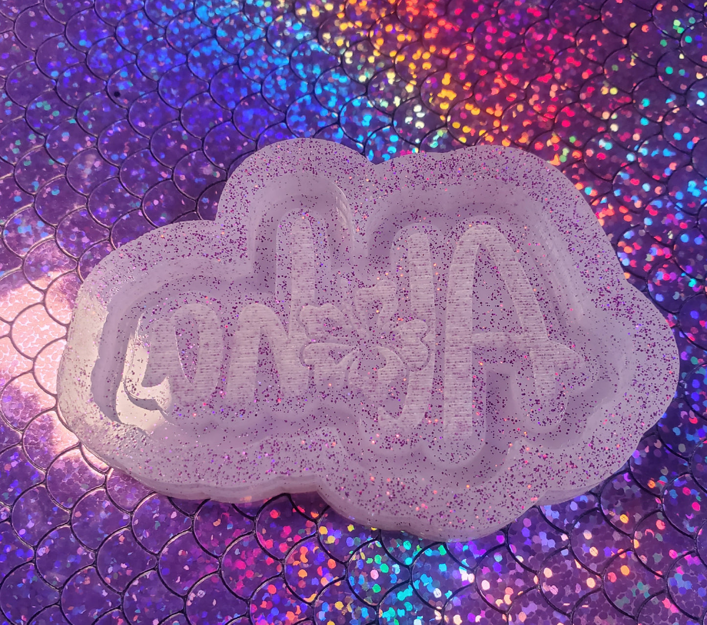 Aloha shaker mold