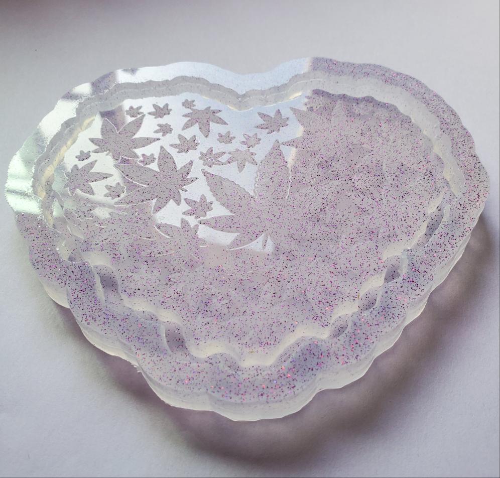 Heart shaped hemp leaf tray mold