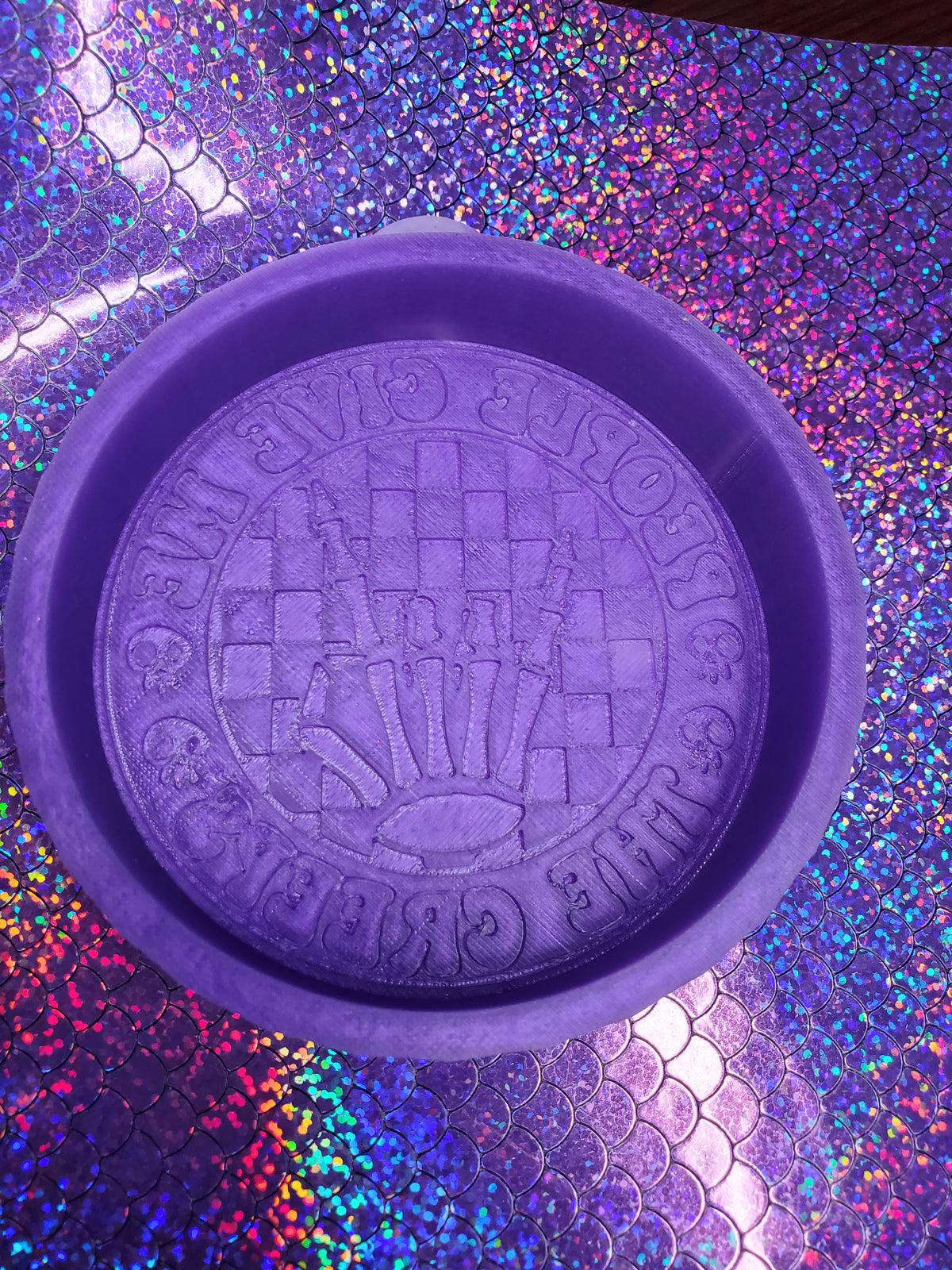 People give me the creeps Freshie Mold